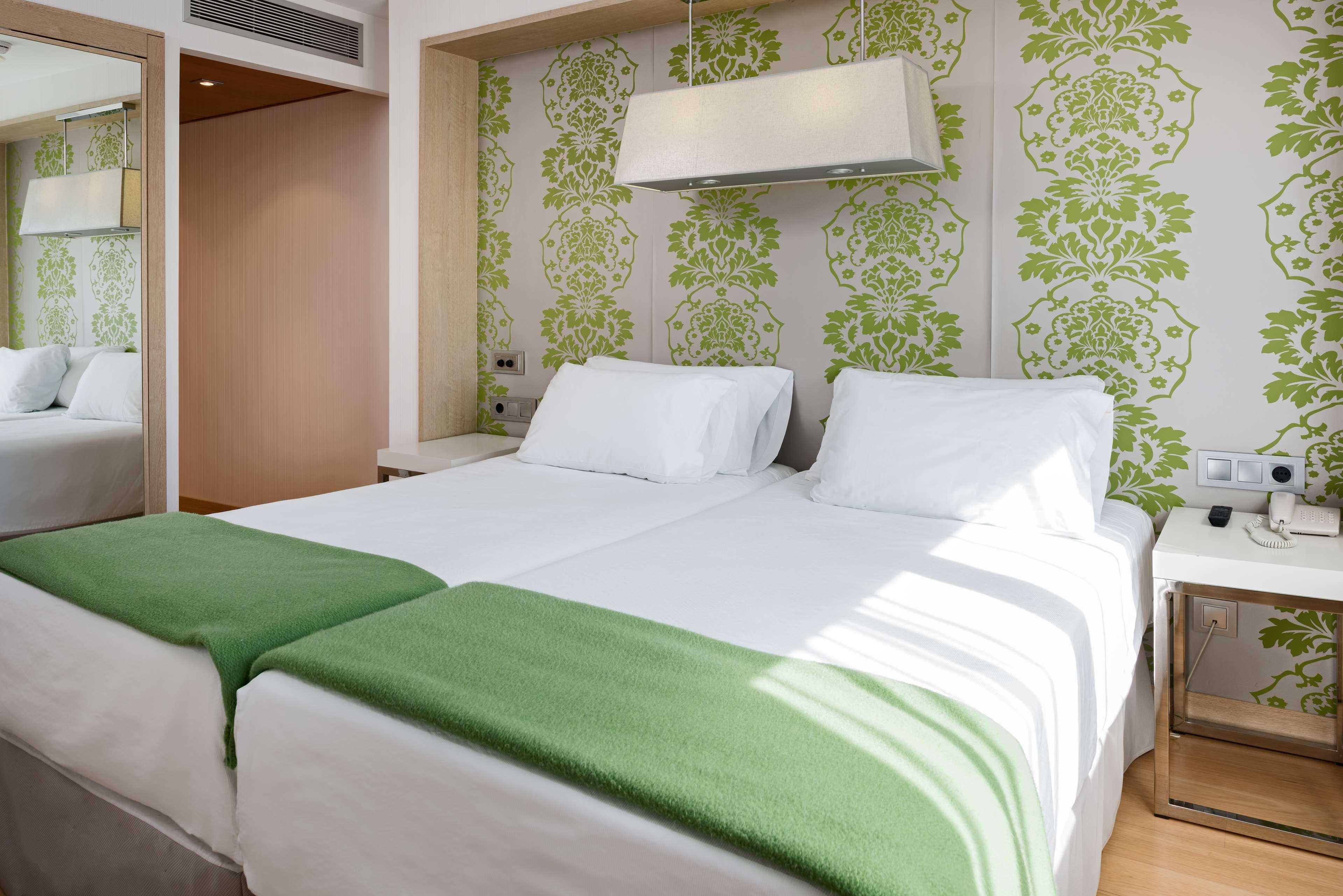 Nh Ciudad Real Hotel Bagian luar foto