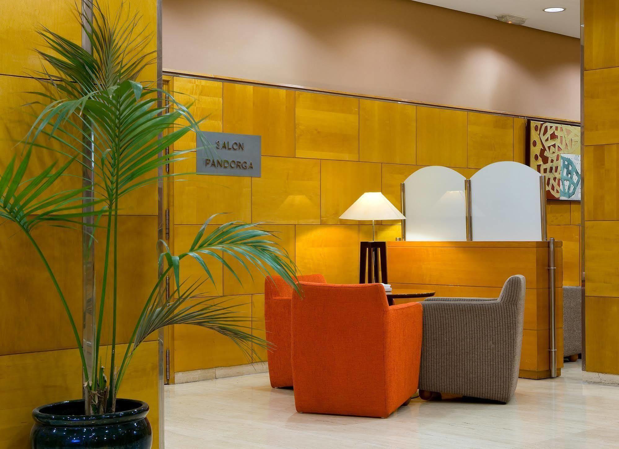 Nh Ciudad Real Hotel Bagian luar foto
