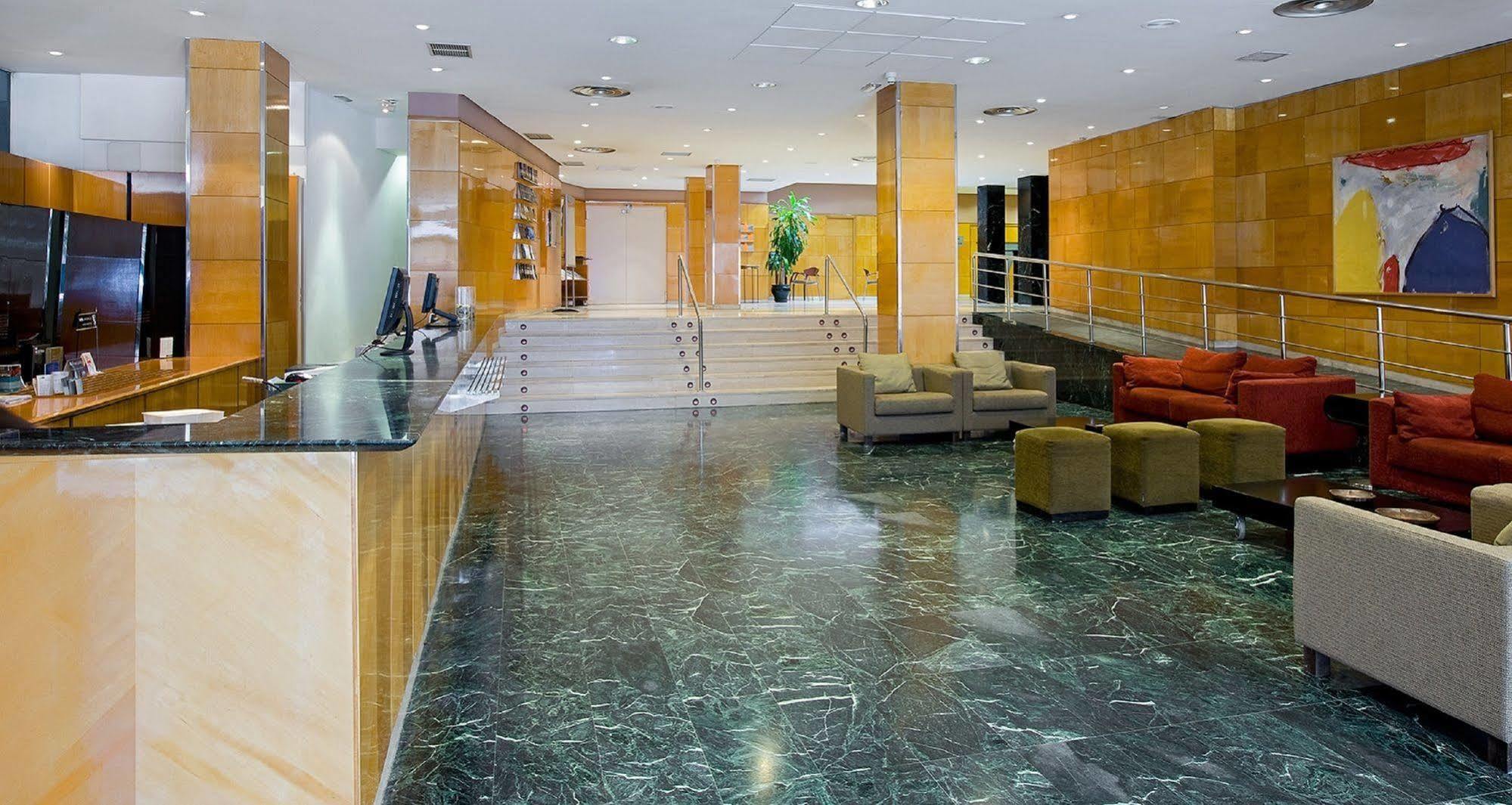 Nh Ciudad Real Hotel Bagian luar foto